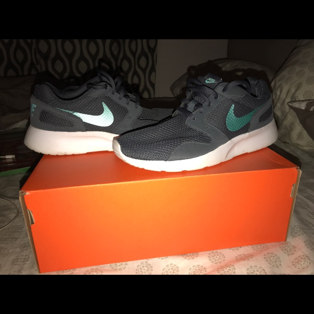 Women’s Nike Kaishi’s